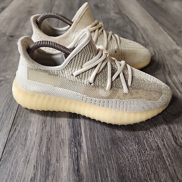 Adidas Yeezy Boost 350 V2 Light Sneakers Size 7.5 Men's 9 Womens - Picture 2 of 7